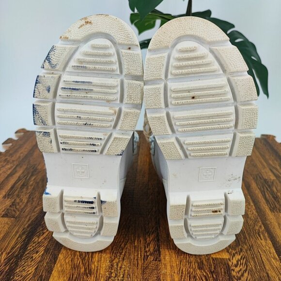 Dr. Martens Women's Combs W White Canvas Ankle Boots Size 6 US - Picture 7 of 14